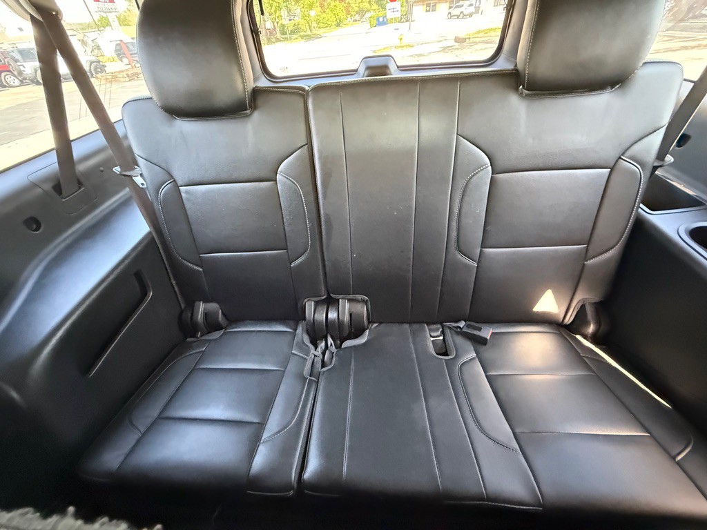 2016 Chevrolet Suburban Image 10