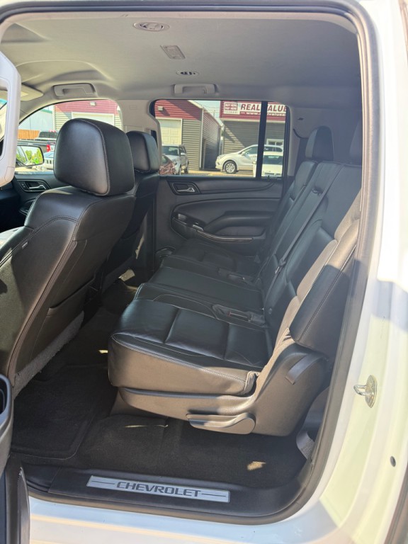 2016 Chevrolet Suburban Image 11