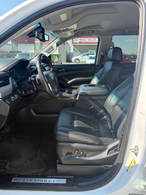 2016 Chevrolet Suburban Image 12