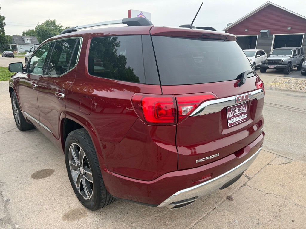 2017 GMC Acadia Image 3