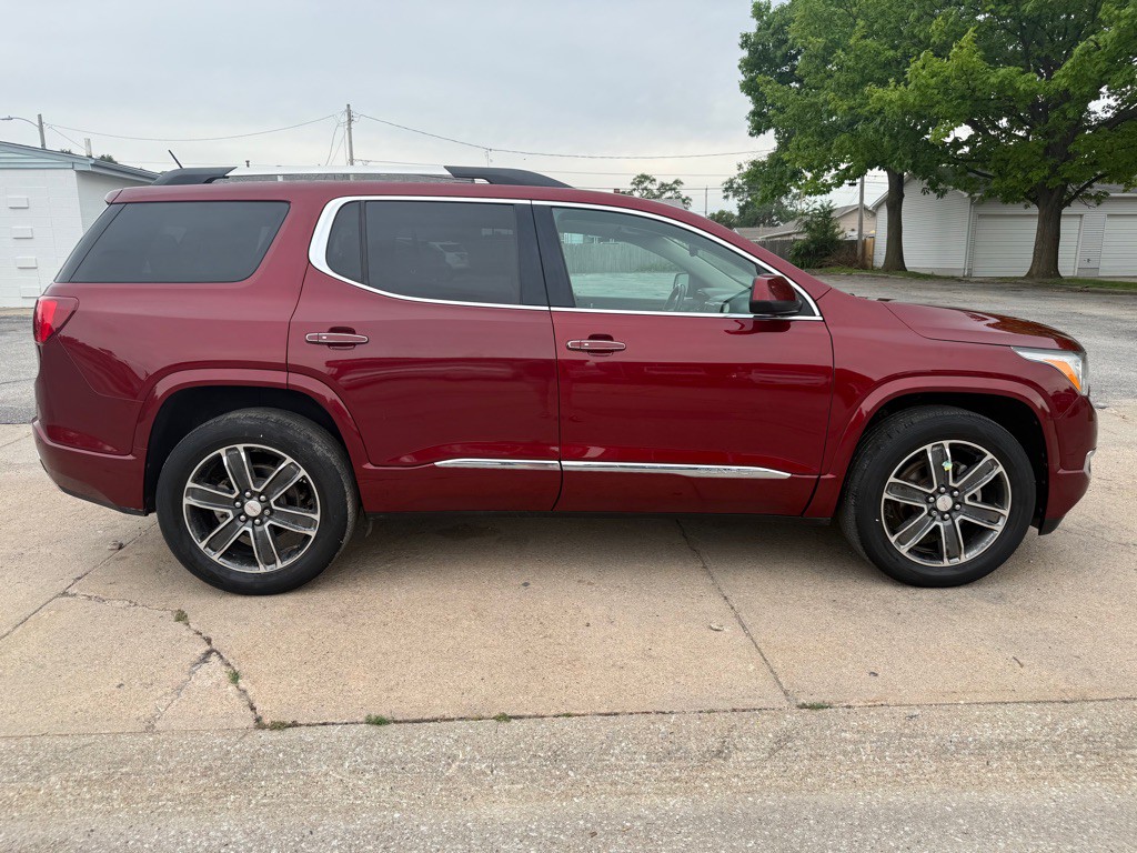 2017 GMC Acadia Image 6