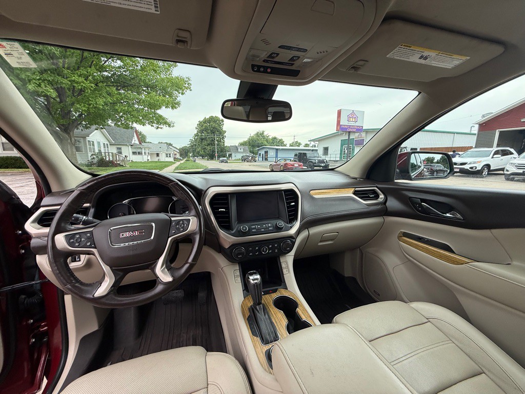 2017 GMC Acadia Image 13