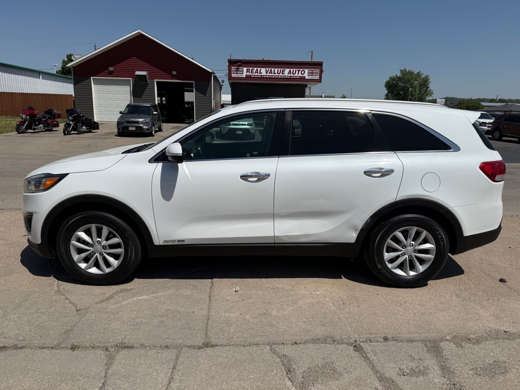 2016 Kia Sorento Image 2