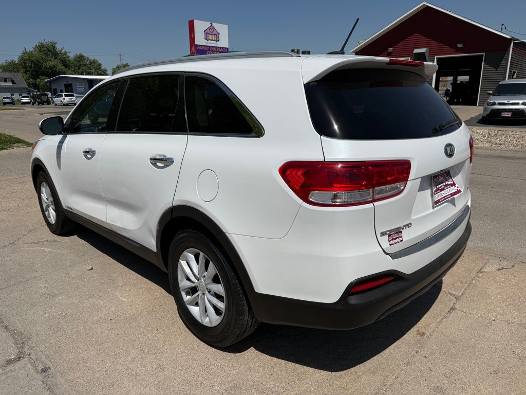 2016 Kia Sorento Image 3