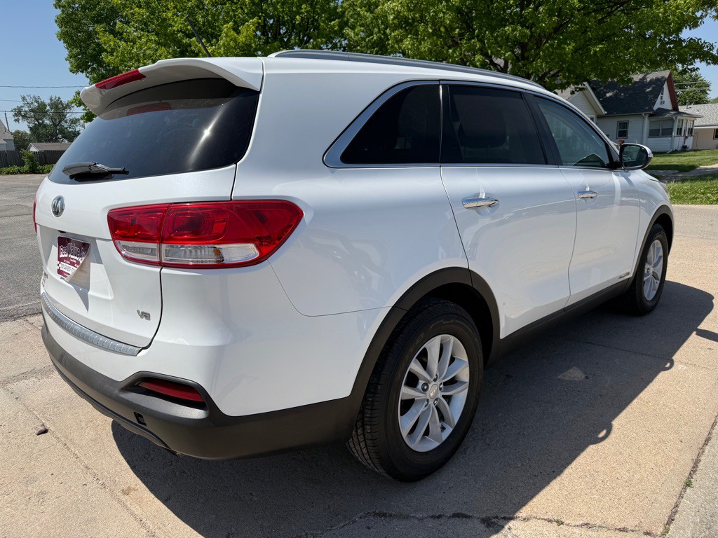 2016 Kia Sorento Image 5