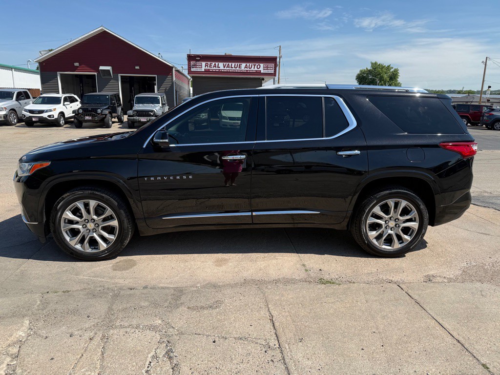 2018 Chevrolet Traverse Image 2