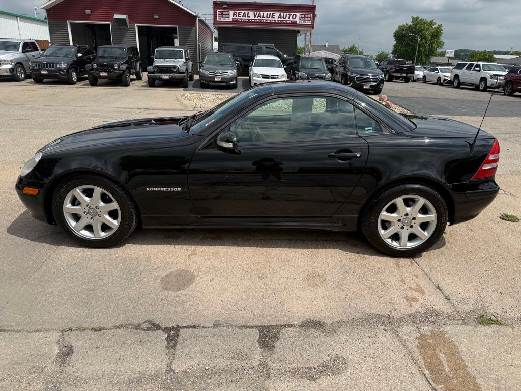 2001 Mercedes-Benz SLK-Class Image 2