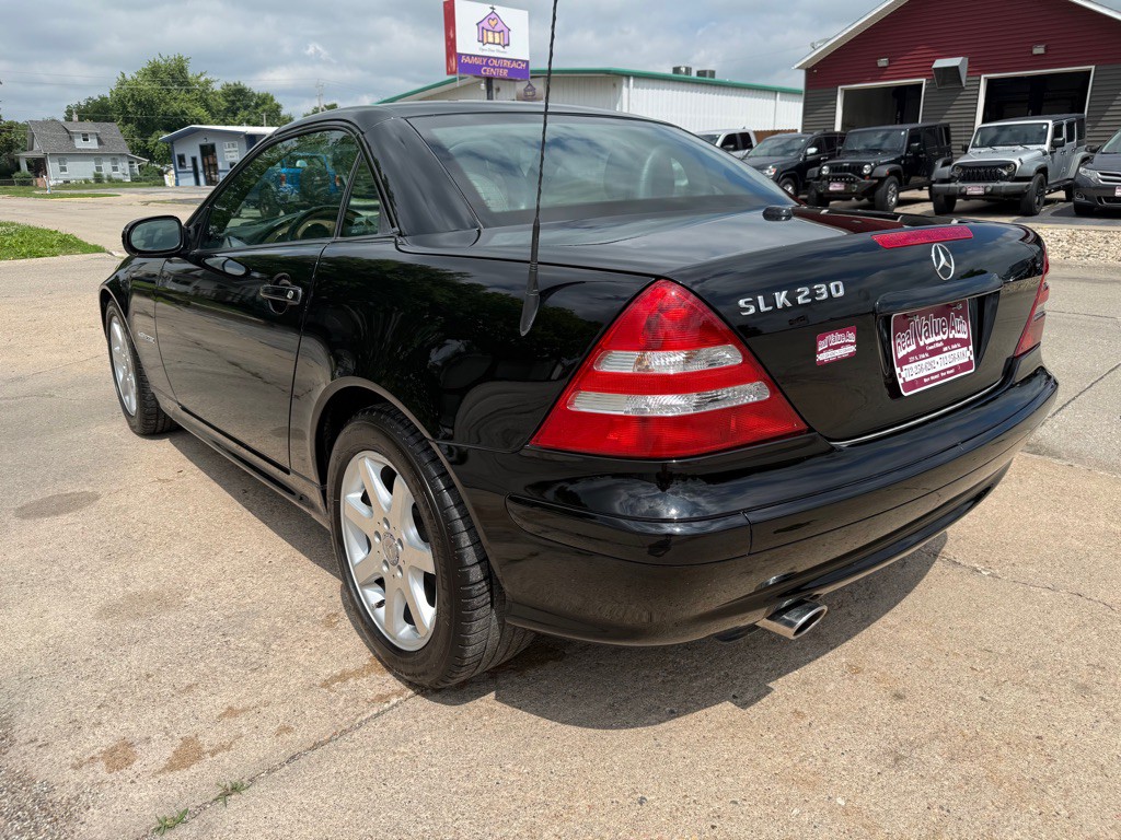2001 Mercedes-Benz SLK-Class Image 3
