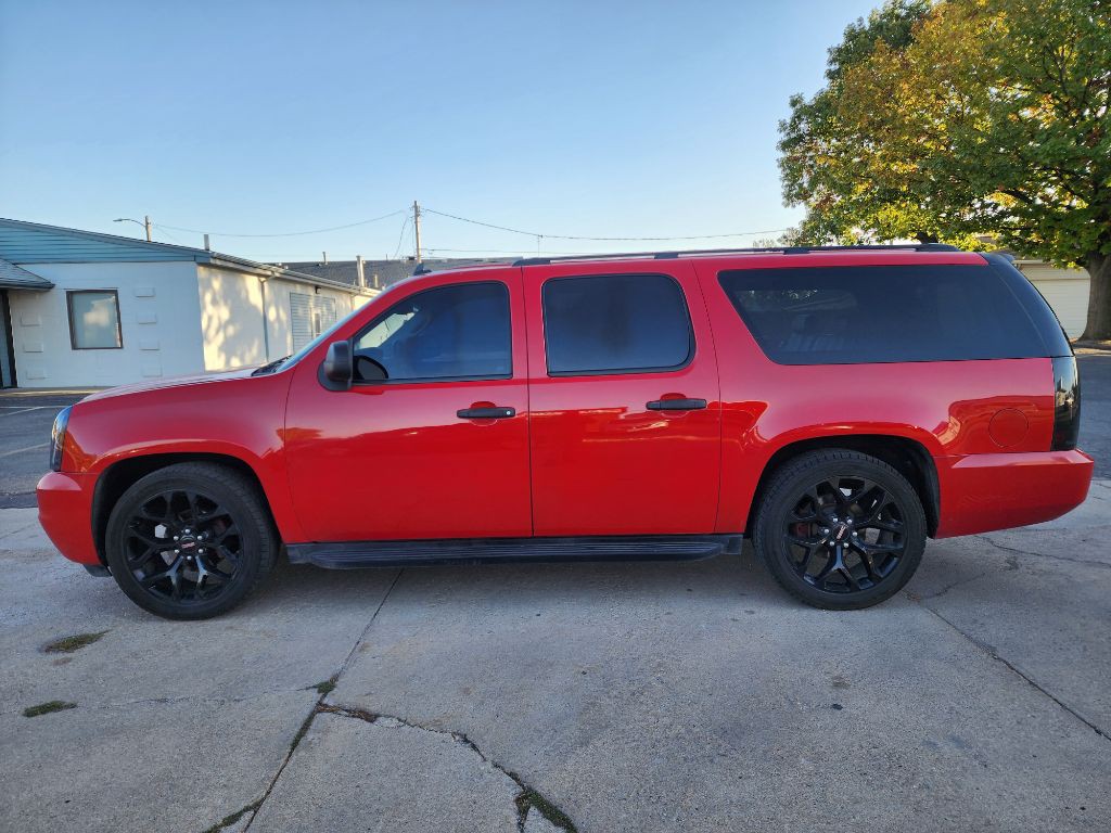 2008 GMC Yukon Image 2