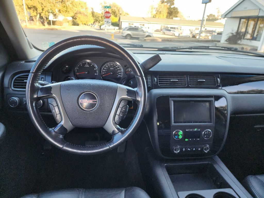 2008 GMC Yukon Image 13