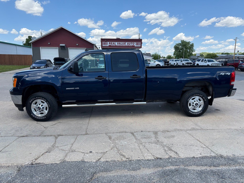 2011 GMC Sierra Image 2