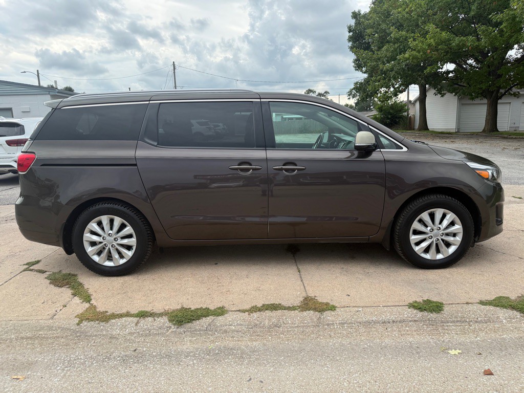 2016 Kia Sedona Image 6