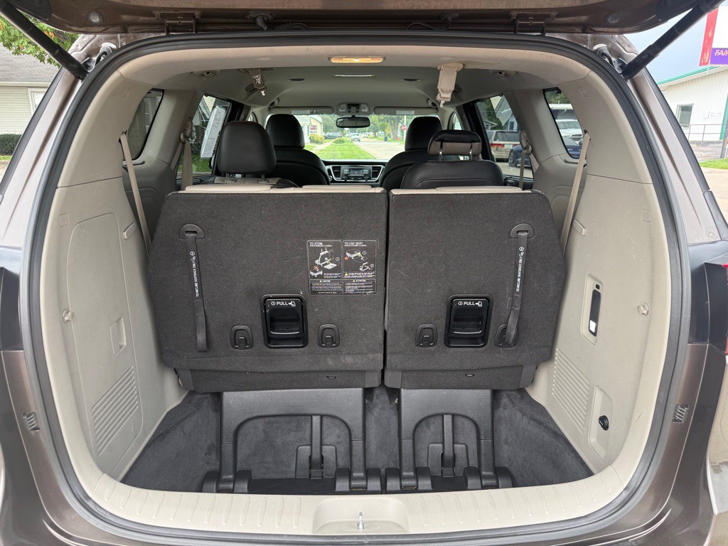 2016 Kia Sedona Image 9