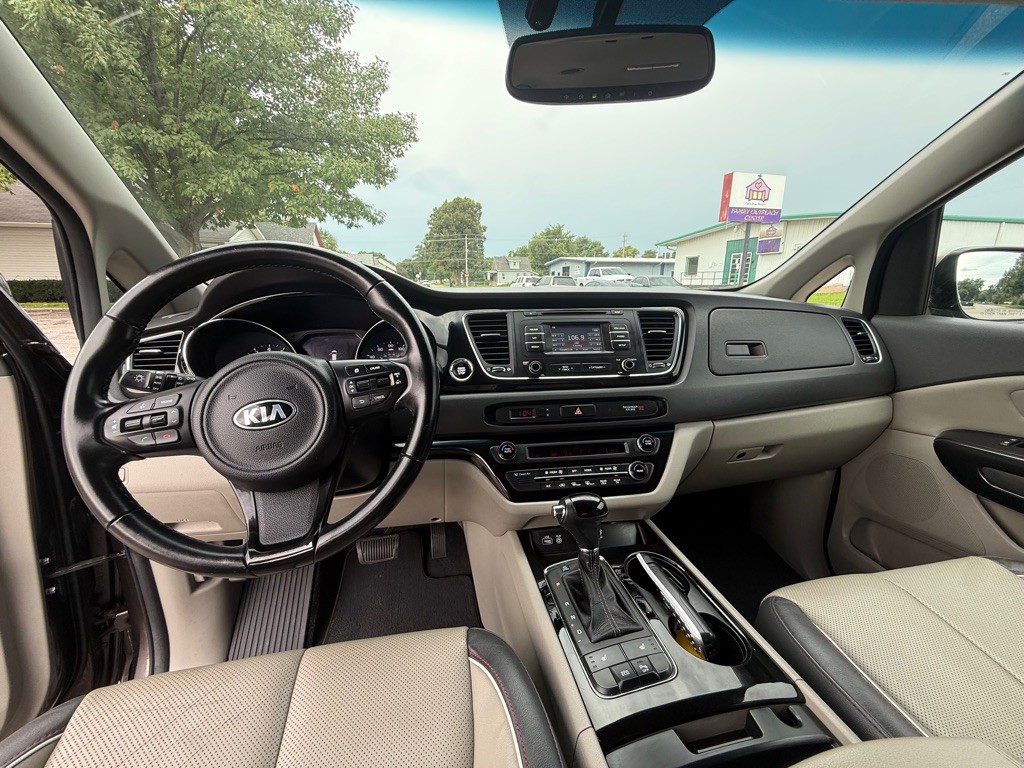 2016 Kia Sedona Image 13