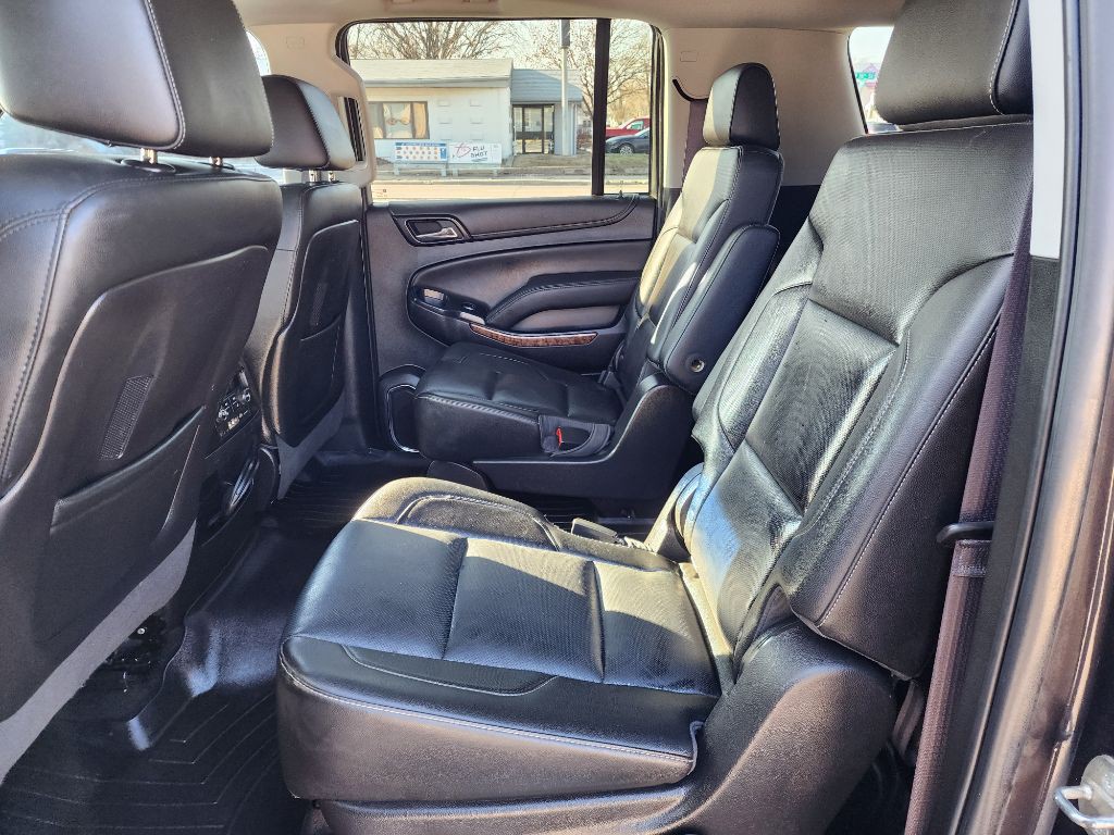 2016 Chevrolet Suburban Image 10