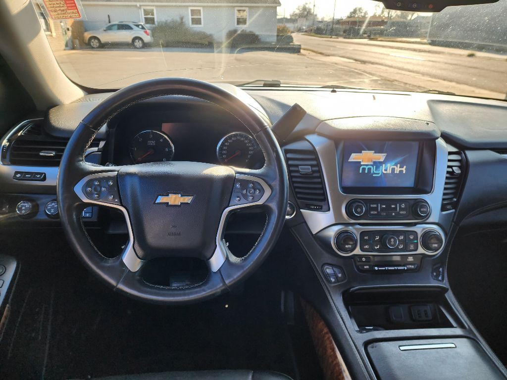 2016 Chevrolet Suburban Image 12