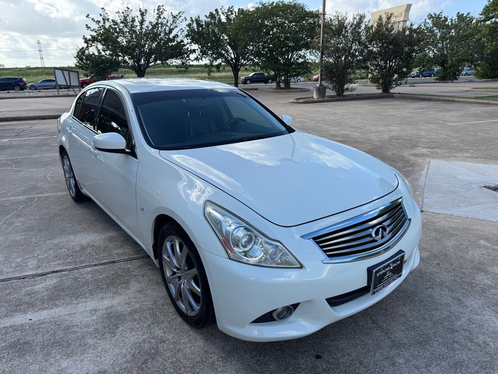 2015 INFINITI Q40 Image 2