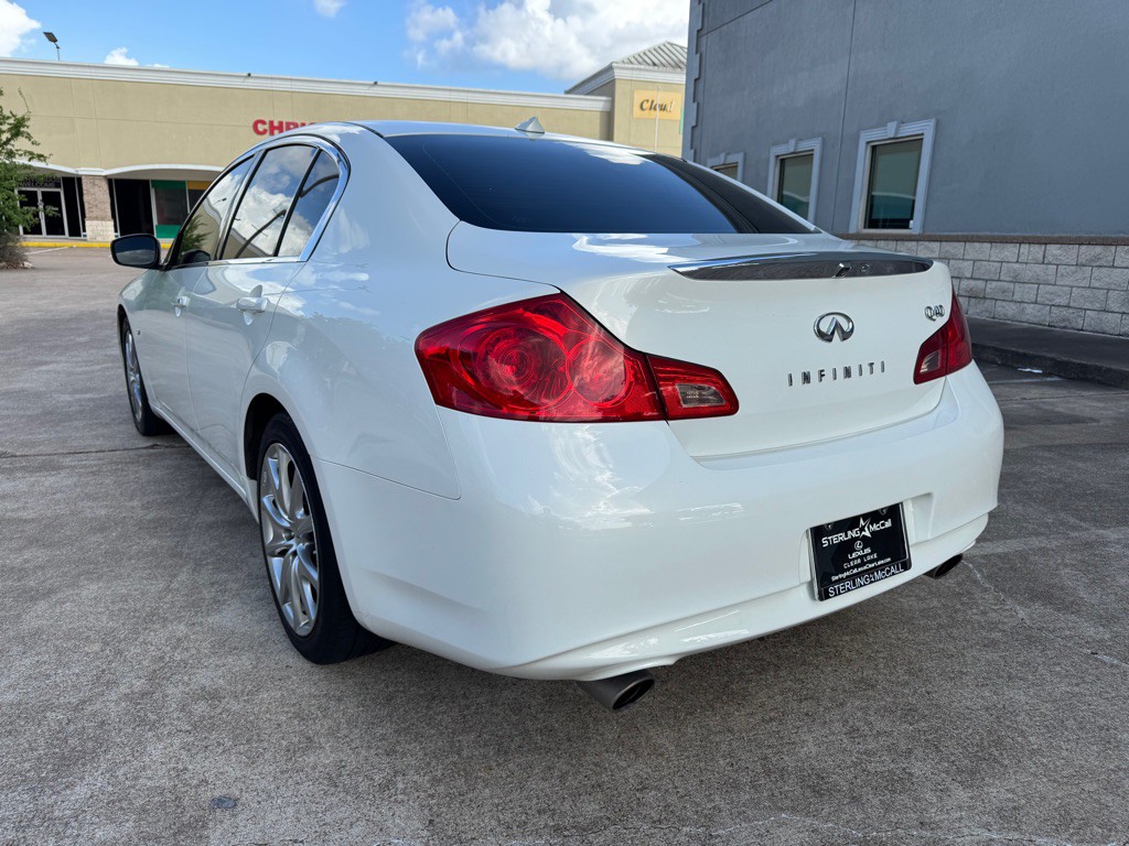 2015 INFINITI Q40 Image 6