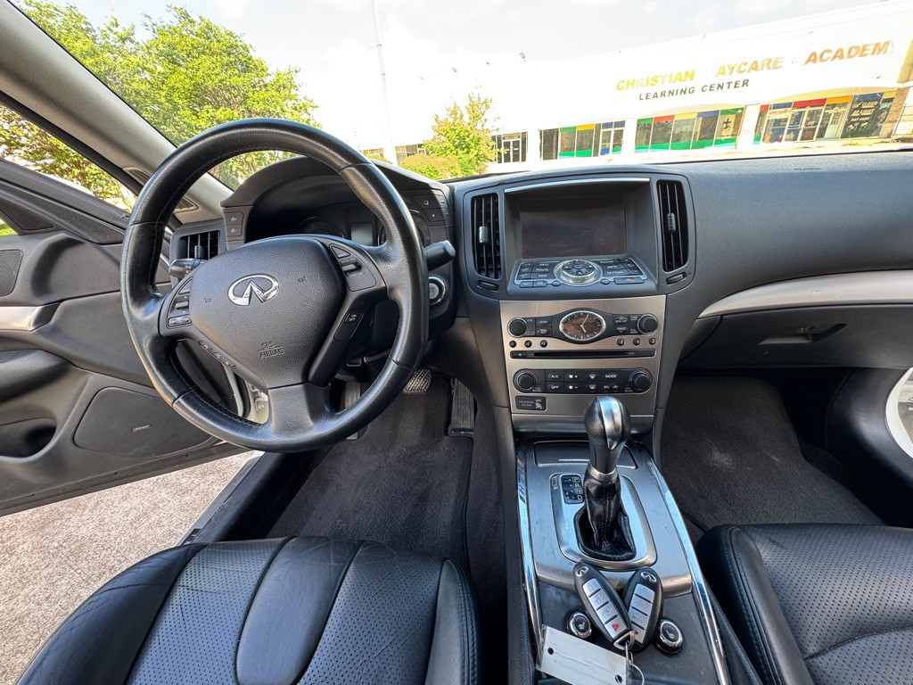 2015 INFINITI Q40 Image 12