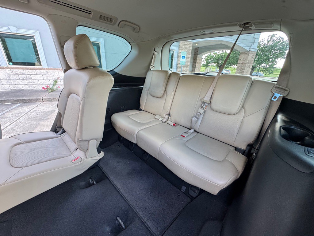 2017 Nissan Armada Image 10