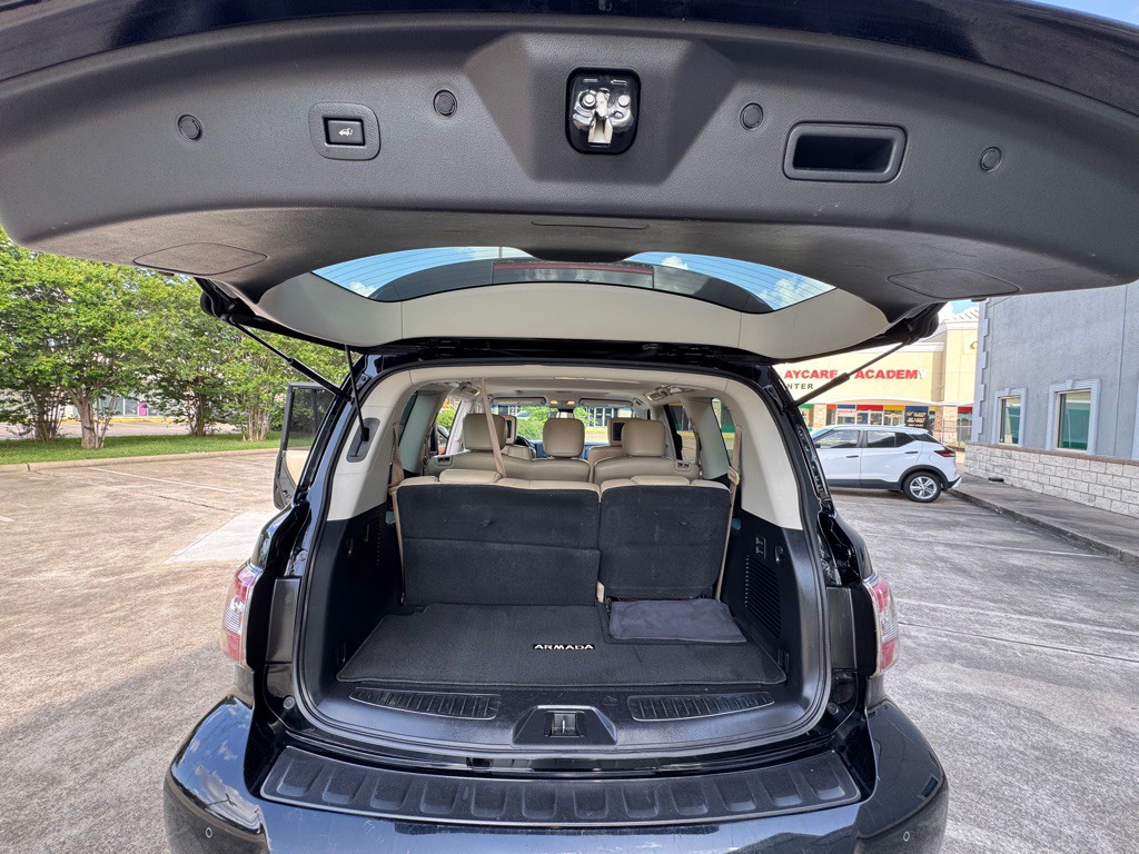 2017 Nissan Armada Image 14