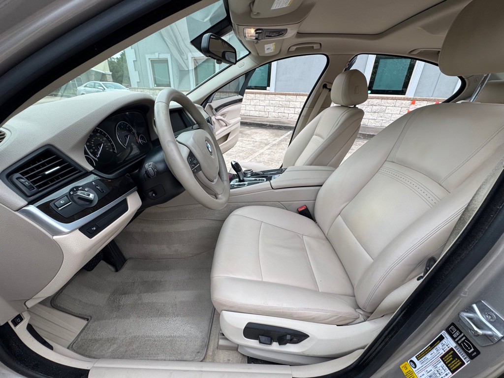 2014 BMW 5 Series Image 9
