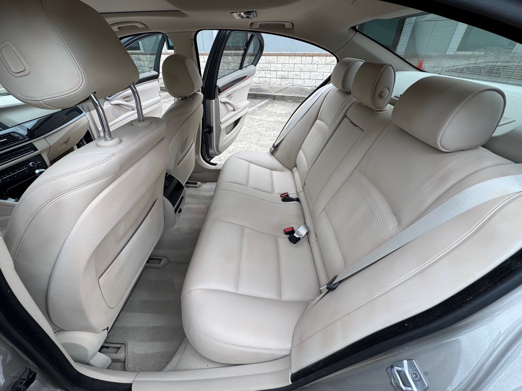 2014 BMW 5 Series Image 10