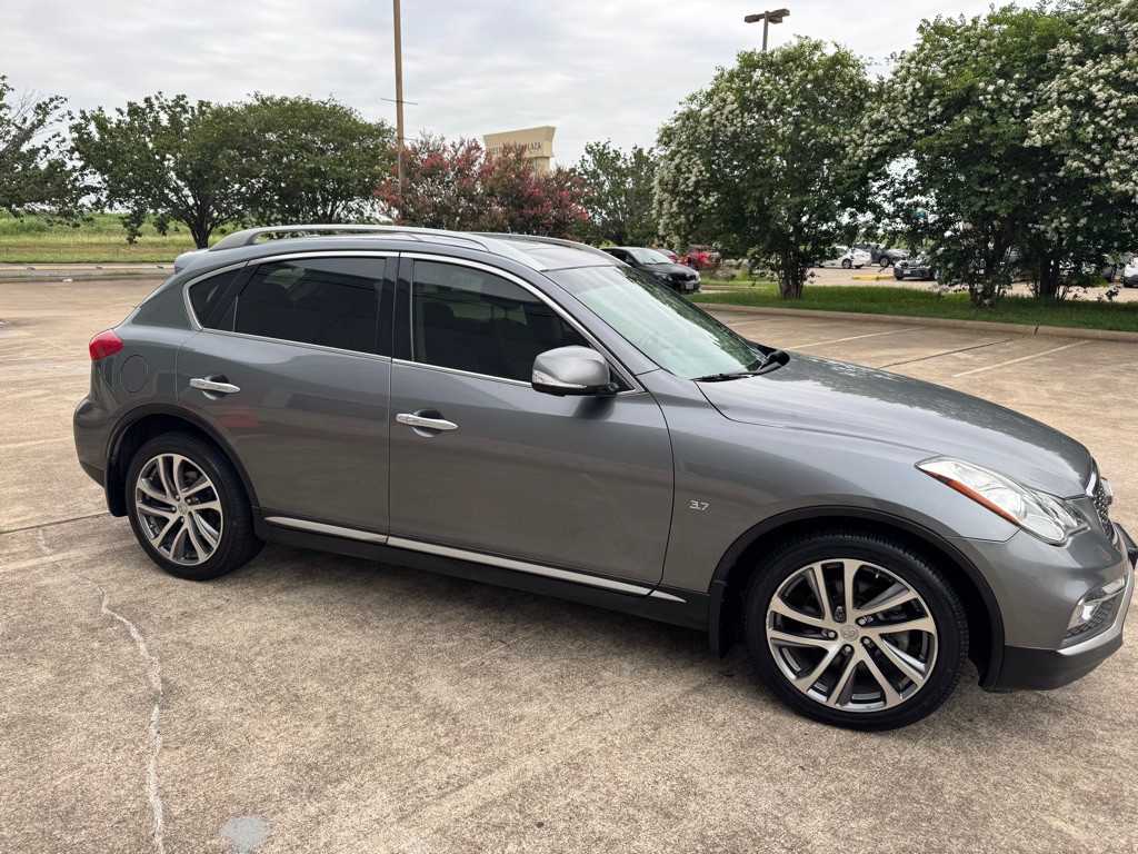 2017 INFINITI QX50 Image 3