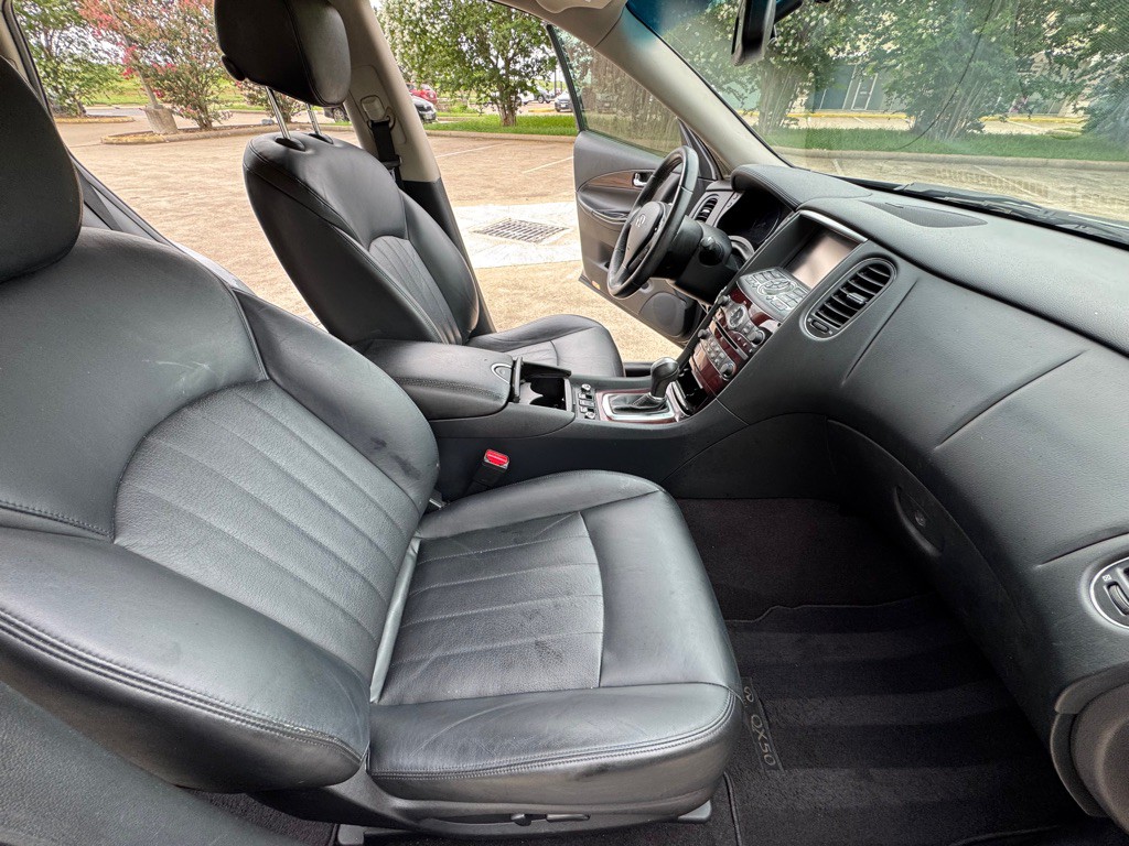 2017 INFINITI QX50 Image 12