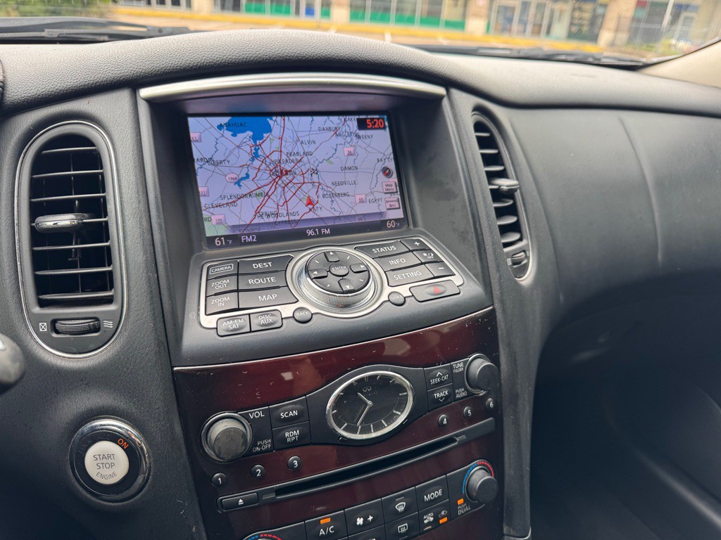 2017 INFINITI QX50 Image 17