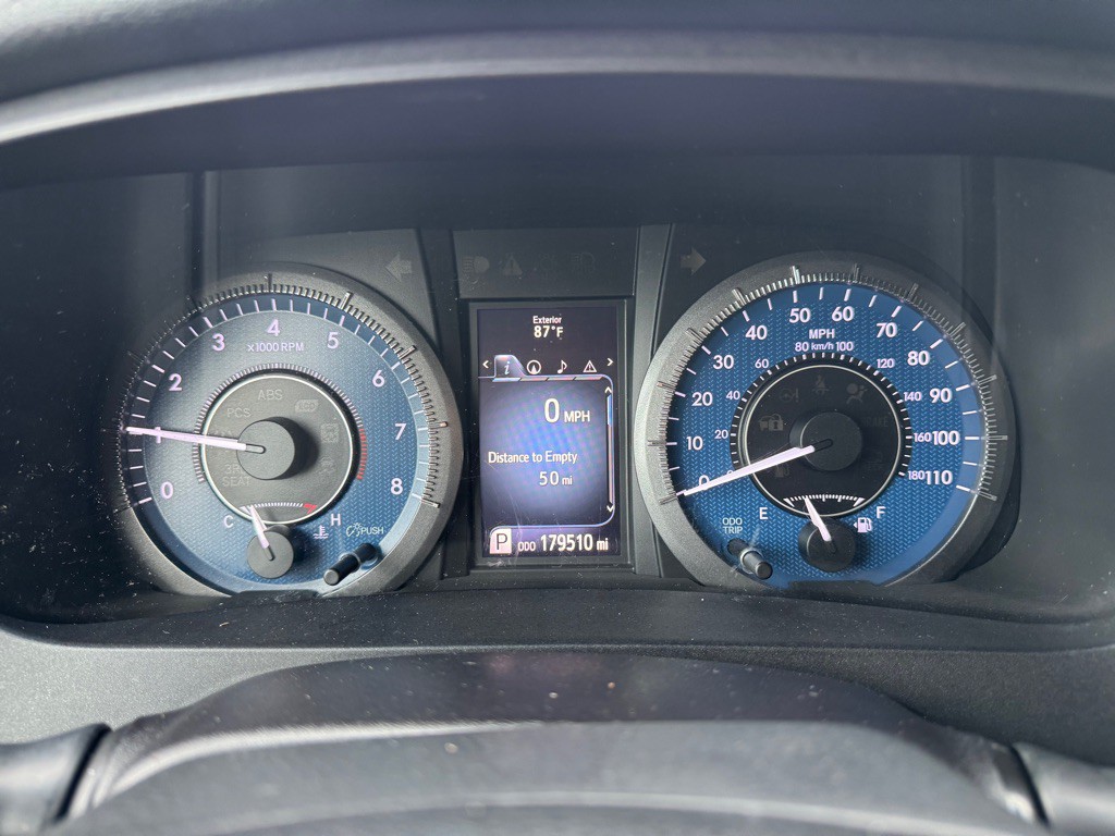 2017 Toyota Sienna Image 17