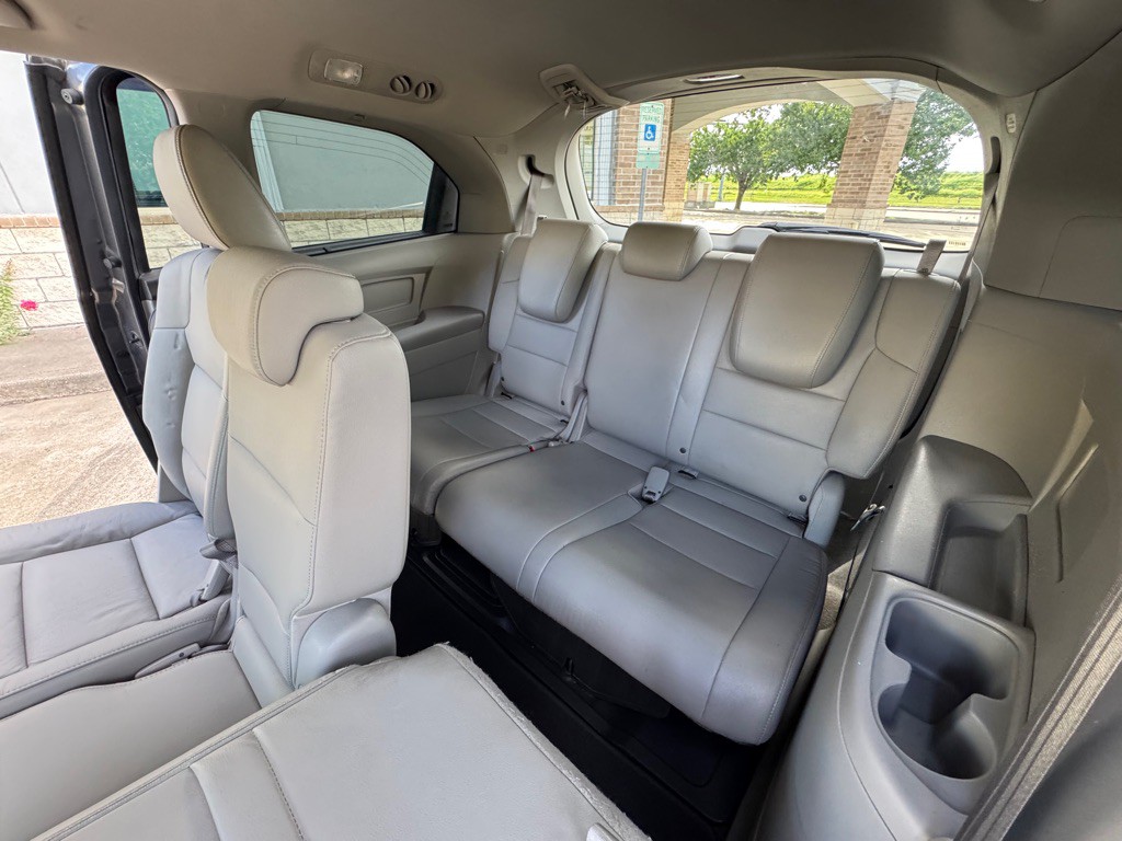2016 Honda Odyssey Image 10