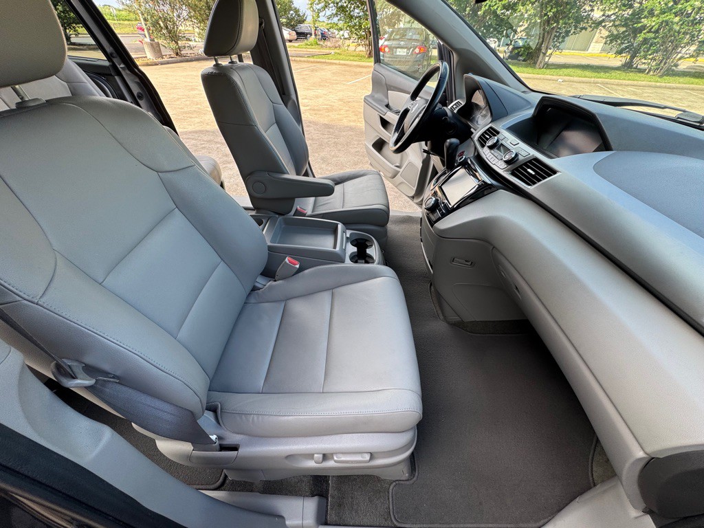 2016 Honda Odyssey Image 12