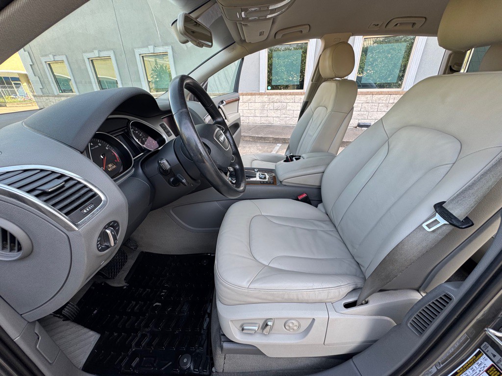 2015 Audi Q7 Image 8