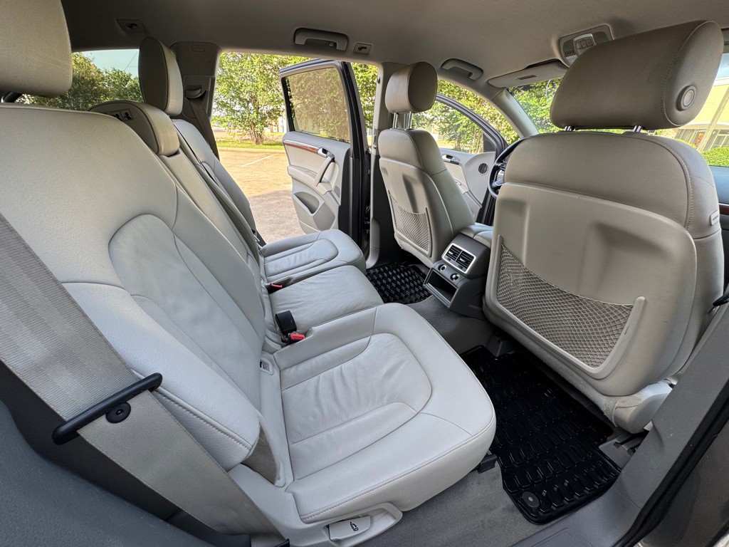 2015 Audi Q7 Image 11