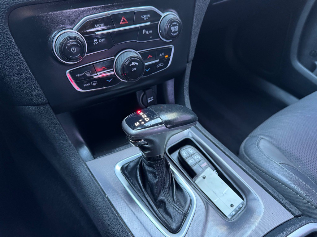 2019 Dodge Charger Image 18
