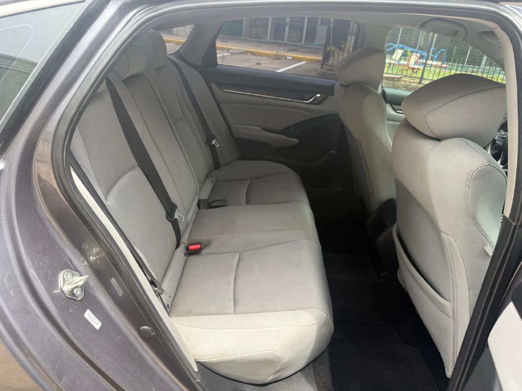2018 Honda Accord Image 11