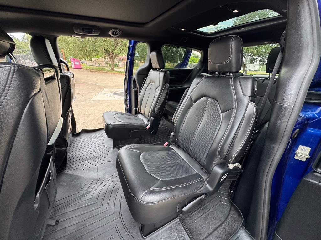 2018 Chrysler Pacifica Image 9