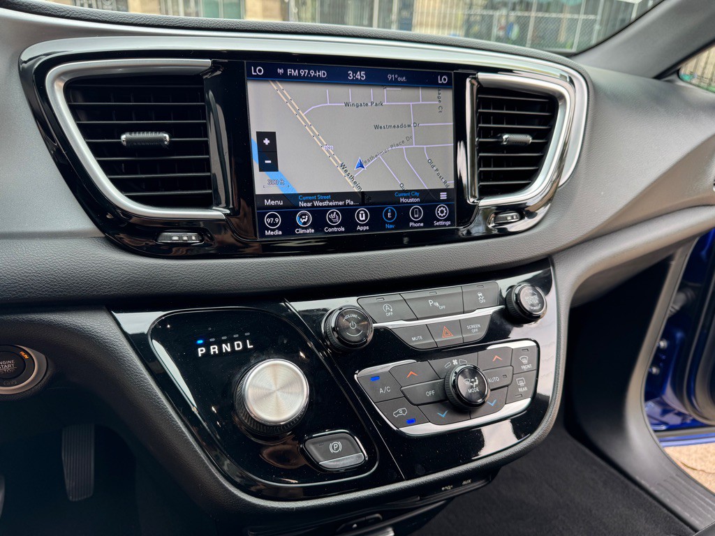 2018 Chrysler Pacifica Image 16