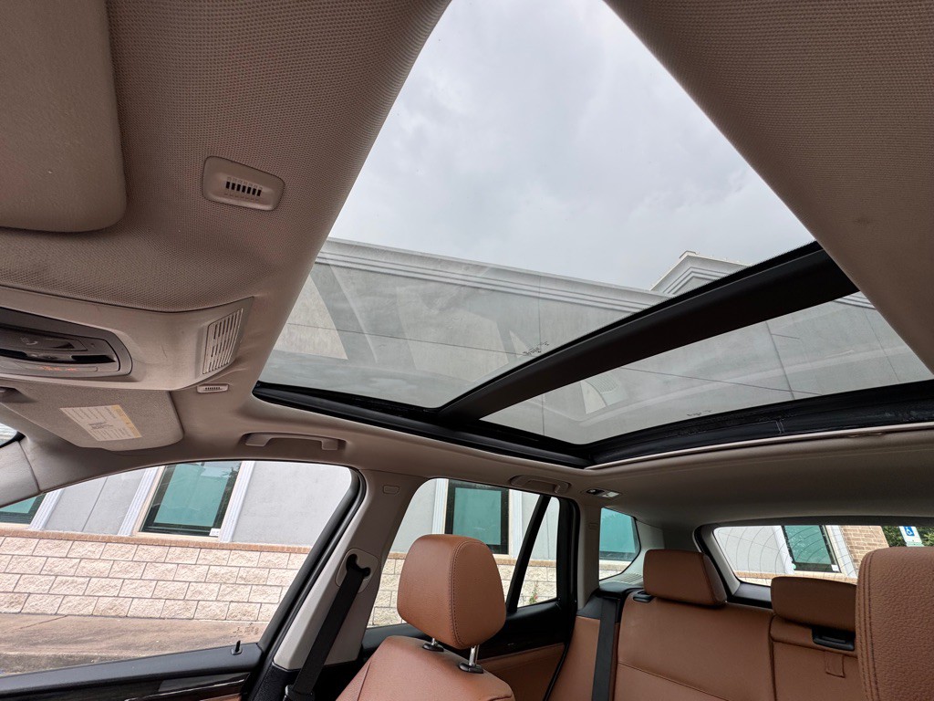 2017 BMW X3 Image 19