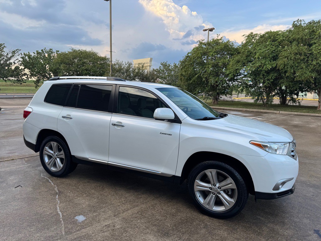 2013 Toyota Highlander Image 3