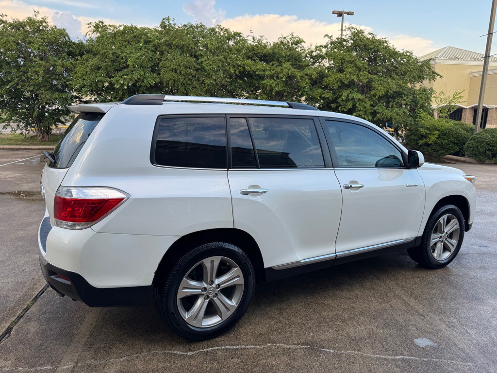 2013 Toyota Highlander Image 4