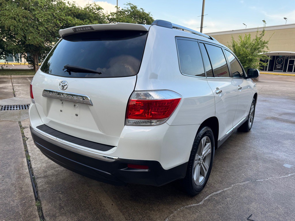 2013 Toyota Highlander Image 5