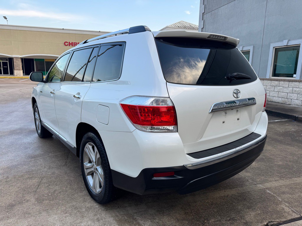 2013 Toyota Highlander Image 6