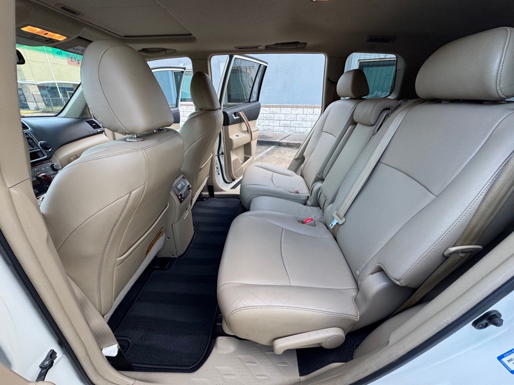 2013 Toyota Highlander Image 10