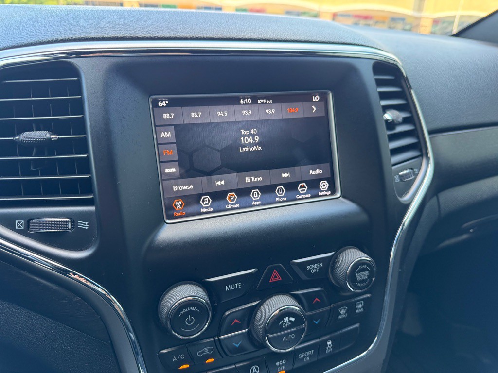 2018 Jeep Grand Cherokee Image 17