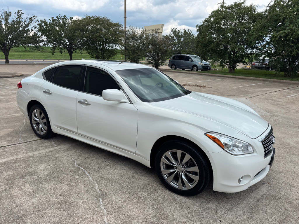2013 INFINITI M37 Image 3