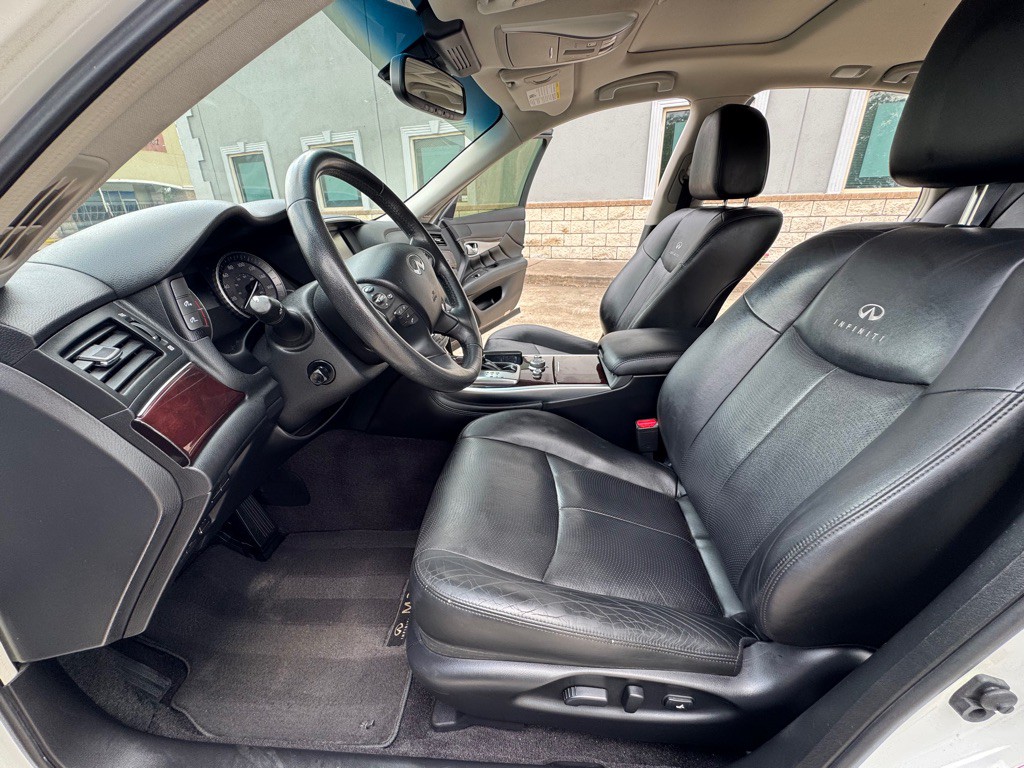 2013 INFINITI M37 Image 9