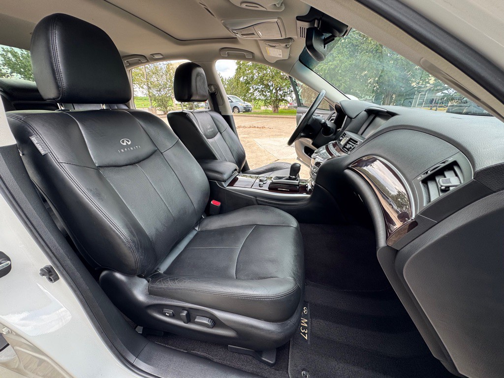 2013 INFINITI M37 Image 12
