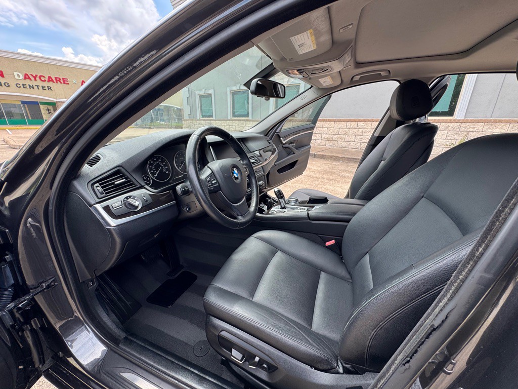 2015 BMW 5 Series Image 9